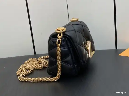 First bag ru VUITTON Pico LOUIS GO-14-15*10*6.5cm 0526